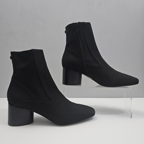 Donald Pliner Gaige Ankle Boot Womens 8.5 Black Crepe Block Heel Minimalist - Picture 3 of 14
